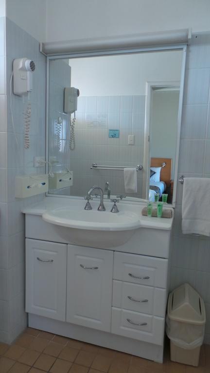 Halfway Motel - 2032 Olympic Games 3