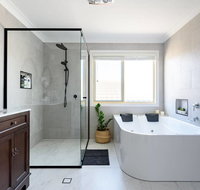 Hamptons Waterfront Getaway - 2032 Olympic Games