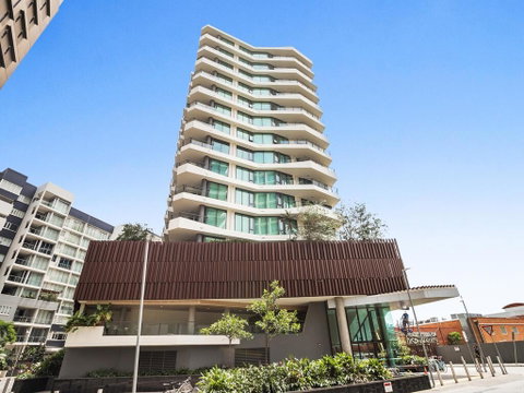 HARBOURSIDE- Hosted By: L'Abode Accommodation - 2032 Olympic Games 3