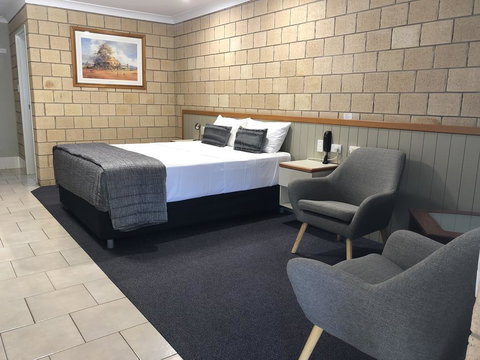 Jacaranda Country Motel - 2032 Olympic Games 0