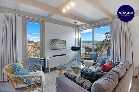 JINDY HOUSE BRAND NEW And STYLISH AMAZING VIEWS - 2032 Olympic Games 0