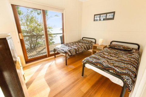 Lakescapes Cottage - 180 Degree Panoramic Views - 2032 Olympic Games 3