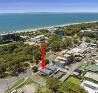 LAVISH BEACH HOUSE ON THE SURF SIDE - 2032 Olympic Games