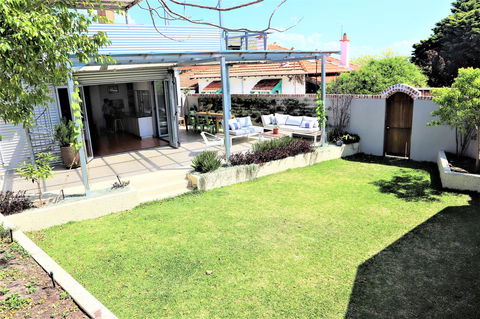Fremantle Heritage Home For You To Enjoy! - 2032 Olympic Games 13