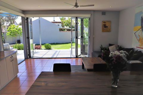 Fremantle Heritage Home For You To Enjoy! - 2032 Olympic Games 11