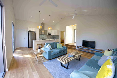 Sunny Blinco Street House - 2032 Olympic Games 2