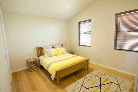 Sunny Blinco Street House - 2032 Olympic Games 8