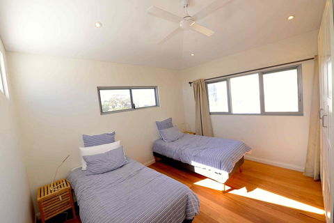 Sunny Blinco Street House - 2032 Olympic Games 10