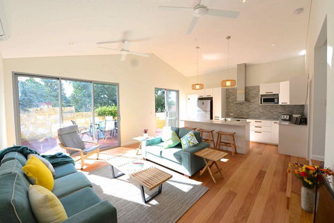 Sunny Blinco Street House - 2032 Olympic Games 0