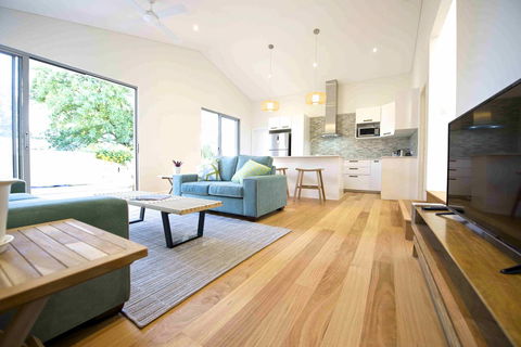 Sunny Blinco Street House - 2032 Olympic Games 1