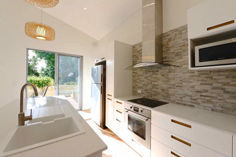 Sunny Blinco Street House - 2032 Olympic Games 3