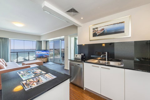 A 406 FANTASTIC OCEAN BEACH And MARINA VIEW APT - MANDURAH - 2032 Olympic Games 18