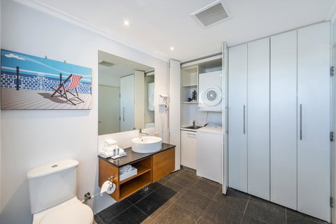 A 406 FANTASTIC OCEAN BEACH And MARINA VIEW APT - MANDURAH - 2032 Olympic Games 15