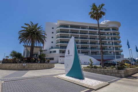 A 406 FANTASTIC OCEAN BEACH And MARINA VIEW APT - MANDURAH - 2032 Olympic Games 3