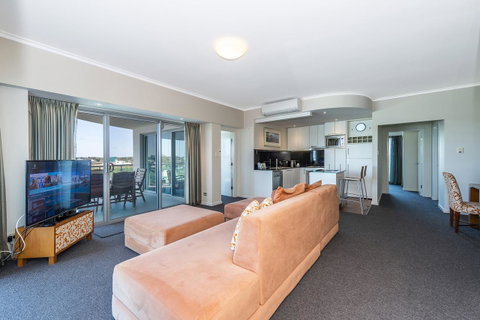 A 406 FANTASTIC OCEAN BEACH And MARINA VIEW APT - MANDURAH - 2032 Olympic Games 22