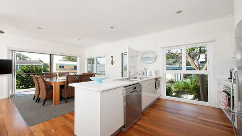 No. 1 Fingal Bay Beach House - The Little Abode - 2032 Olympic Games 3