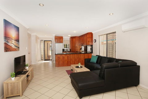 Oomoo 27b - 4 BDRM Townhouse - Close To Beaches - 2032 Olympic Games 3