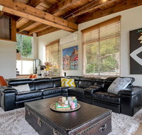 STYLISH  RELAXED LAKE HOME // NARRABEEN - 2032 Olympic Games