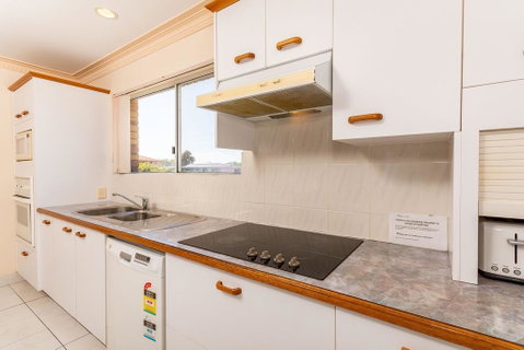 Stylish Unit Opposite Foreshore - Sylvan Beach Esp, Bellara - 2032 Olympic Games 2