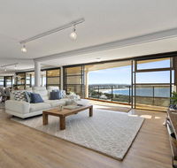 The Penthouse  Point Cartwright - INSTANT HOTEL WINNER 2019 - 2032 Olympic Games
