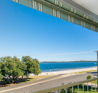 VIEWS VIEWS VIEWS Front Top Floor Waterfront Unit - Chnook Apartments South Esp Bongaree - 2032 Olympic Games