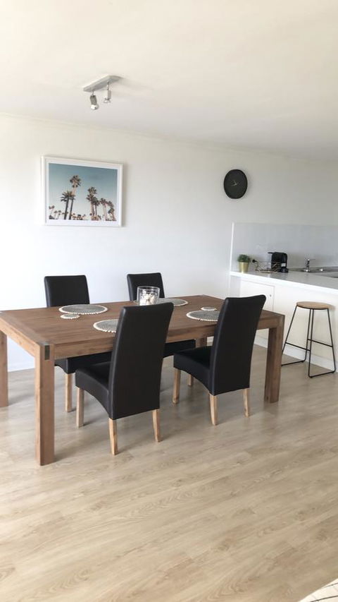 Sunshine Beach Luxe Apartment - 2032 Olympic Games 3