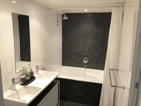Sunshine Beach Luxe Apartment - 2032 Olympic Games 11