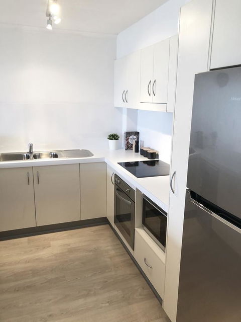 Sunshine Beach Luxe Apartment - 2032 Olympic Games 9