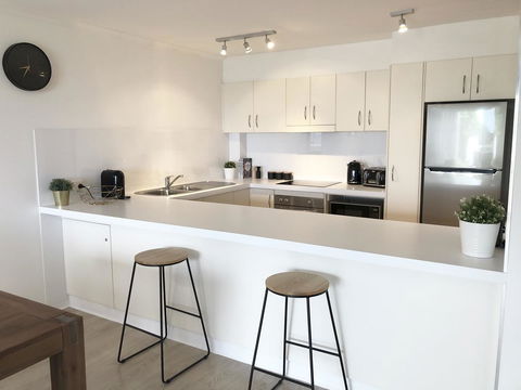 Sunshine Beach Luxe Apartment - 2032 Olympic Games 2