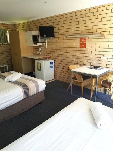 Twin Pines Motel - 2032 Olympic Games 2