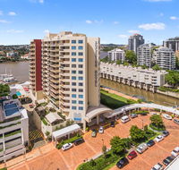 Central Dockside Apartment Hotel - 2032 Olympic Games