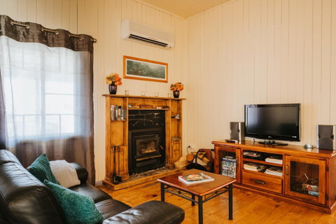Apple Blossom Cottages - 2032 Olympic Games 6