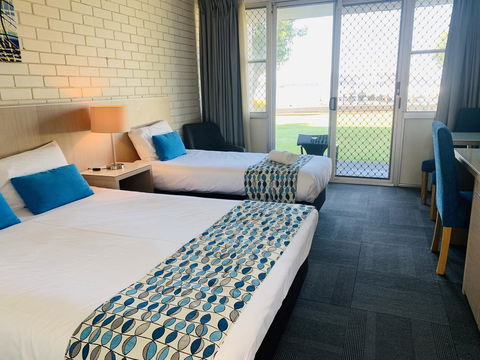 Zorba Waterfront Motel - 2032 Olympic Games 2