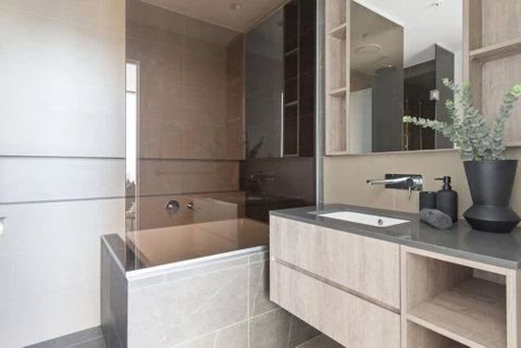 A 2BR Apt With Amazing City Views, FREE Parking - 2032 Olympic Games 2