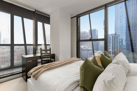 A Chic & Comfy 2BR Apt On Collins With City Views - 2032 Olympic Games 1