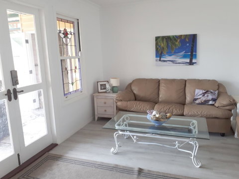 Retro Beach Flat - 2032 Olympic Games 13