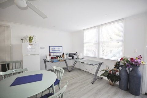 Retro Beach Flat - 2032 Olympic Games 9