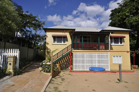 Retro Beach Flat - 2032 Olympic Games 15