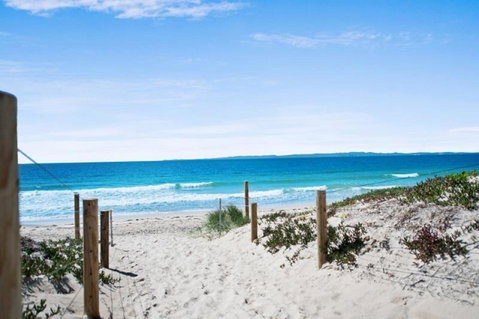 Spacious Unit Overlooking Moreton Bay - Boyd St, Woorim - 2032 Olympic Games 1