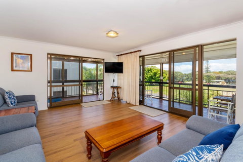 Spacious Unit Overlooking Moreton Bay - Boyd St, Woorim - 2032 Olympic Games 11