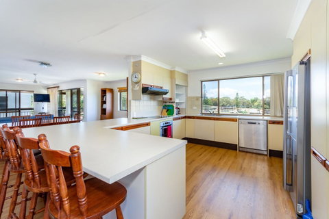 Spacious Unit Overlooking Moreton Bay - Boyd St, Woorim - 2032 Olympic Games 8