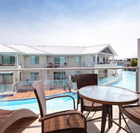 245 'Pacific Blue' 265 Sandy Point Rd - air conditioned unit with resort facilities and linen supplied