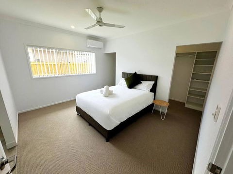 Brand New Fantastic Luxury 4 Bedroom Home - 2032 Olympic Games 3