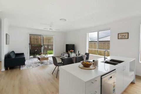 Brandnew 4BR Modern Family Home Park Ridge - 2032 Olympic Games 0