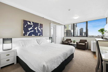 Central Brisbane Studio With Stunning River Views with 2032 Olympic Games