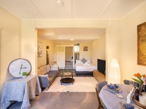 Comfort 1 Bedroom Cottage Retreat Yeronga - 2032 Olympic Games 4