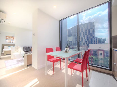 Delightful 1br On Bouverie St Close To Mel Uni - 2032 Olympic Games 3