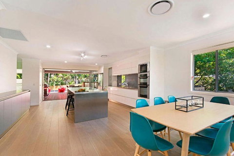 Depper St Beautifully Renovated Beach House - 2032 Olympic Games 1