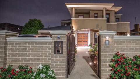 5 Star Room With Own Bathroom - Singles, Couples, Families Or Executives - 2032 Olympic Games 1