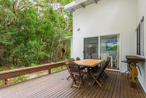 6 Ibis Court - Modern Tropical Family Home With Inground Swimming Pool & Outdoor Entertaining Area - 2032 Olympic Games 1